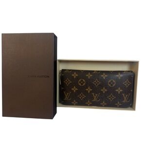 Louis Vuitton Monogram Zippy Wallet with box – clean corners.